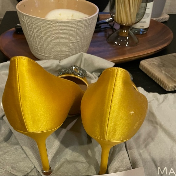 Gentle used Manolo Blahnik Hangsi  Yellow-70 - Picture 4 of 6